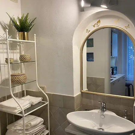 Apartment Little House Parma